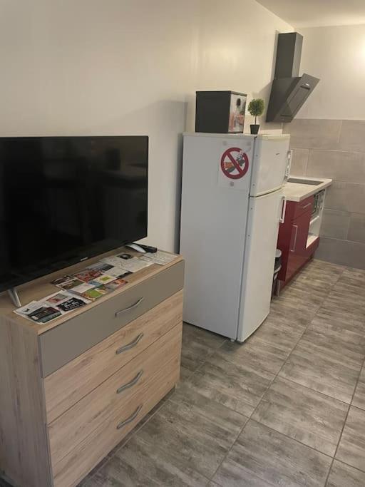 Superbe Appartement Terrasse Wifi Paroy-sur-Tholon Exterior photo